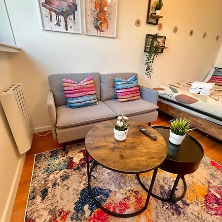 B - Newley Renovated Private Self-Contained Room In A Shared Apartment In Birmingham City Centre מראה חיצוני תמונה